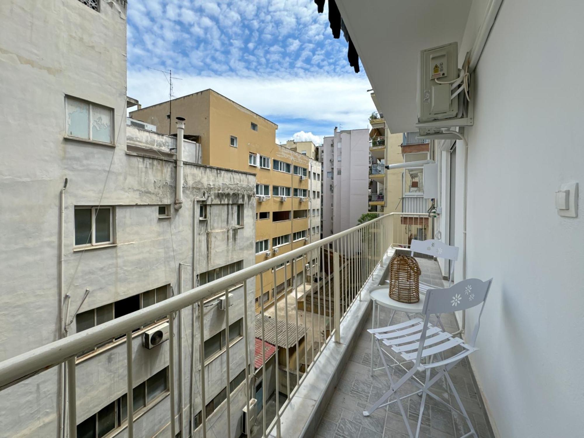Luxury Downtown Apartment Guya Солун Екстериор снимка